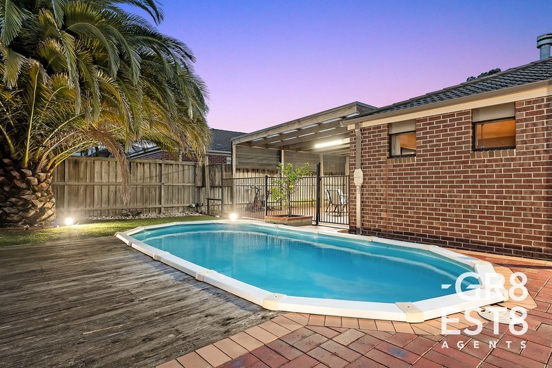 Photo - 24 Von Nida Drive, Cranbourne North VIC 3977 - Image 2