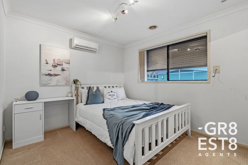 Photo - 24 Von Nida Drive, Cranbourne North VIC 3977 - Image 14