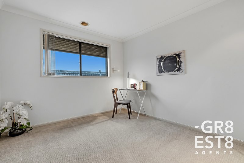 Photo - 24 Von Nida Drive, Cranbourne North VIC 3977 - Image 17