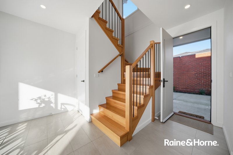 Photo - 2/4 Wales Street, Springvale VIC 3171 - Image 11
