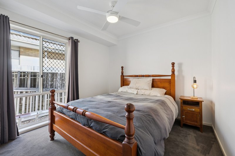 Photo - 24 Wallis Circuit, North Lakes QLD 4509 - Image 11