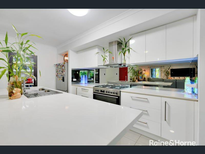 Photo - 24 Wallis Circuit, North Lakes QLD 4509 - Image 4