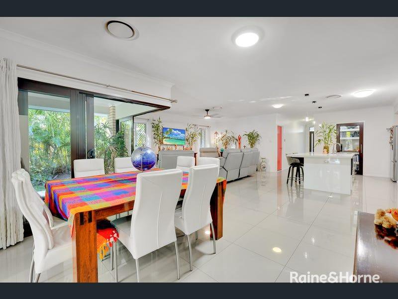 Photo - 24 Wallis Circuit, North Lakes QLD 4509 - Image 8