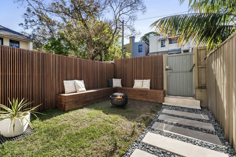 Photo - 2/4 Walsh Avenue, Glebe NSW 2037 - Image 4