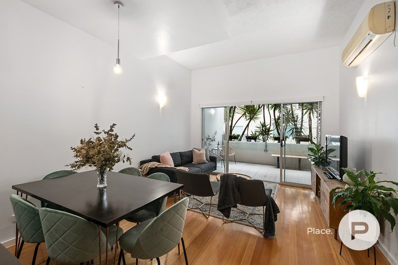 Photo - 2/4 Wandoo Street, Fortitude Valley QLD 4006 - Image 2