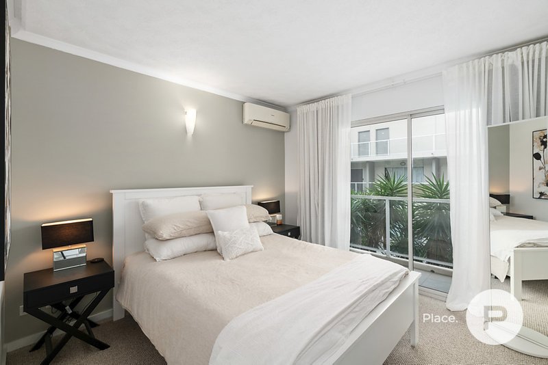 Photo - 2/4 Wandoo Street, Fortitude Valley QLD 4006 - Image 11