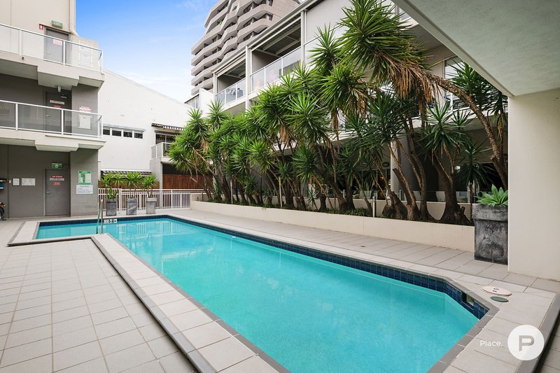 Photo - 2/4 Wandoo Street, Fortitude Valley QLD 4006 - Image 13