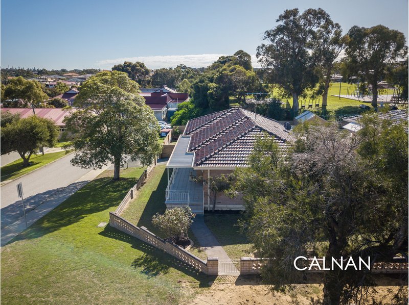 Photo - 24 Wardle Road, Beaconsfield WA 6162 - Image 4