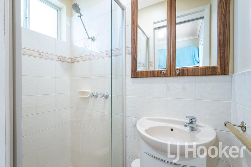 Photo - 24 Warrenwood Avenue, Hoppers Crossing VIC 3029 - Image 12