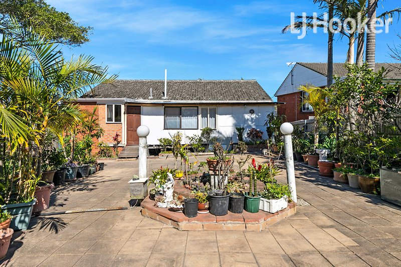 Photo - 24 Warringah Road, Narraweena NSW 2099 - Image 6