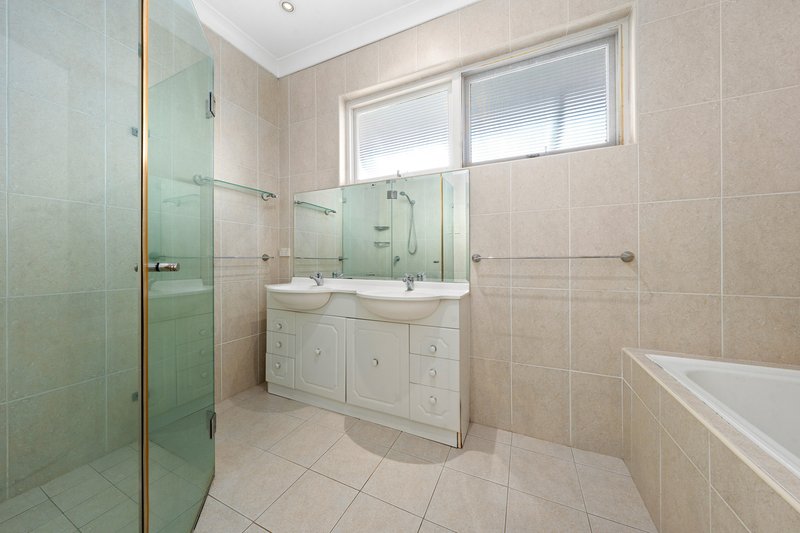 Photo - 24 Warrowa Avenue, West Pymble NSW 2073 - Image 10