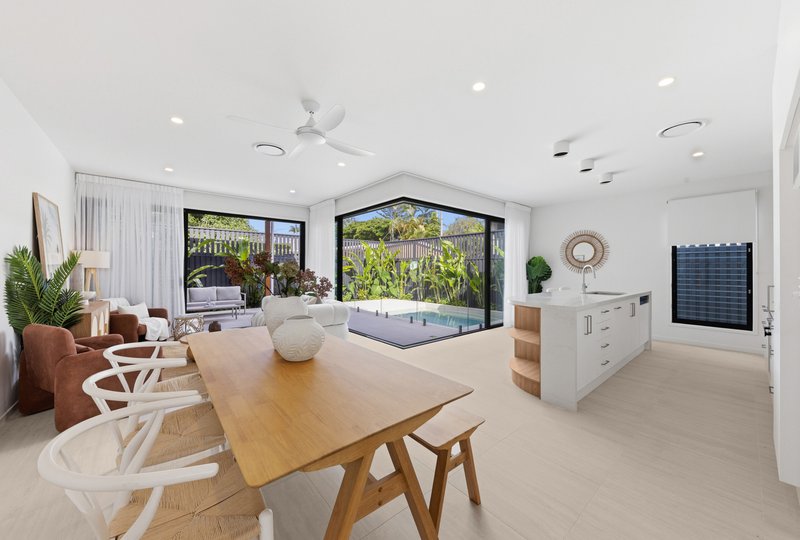 Photo - 2/4 Water Street, Buderim QLD 4556 - Image 2