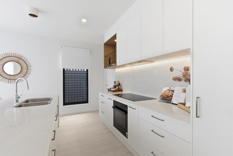 Photo - 2/4 Water Street, Buderim QLD 4556 - Image 3