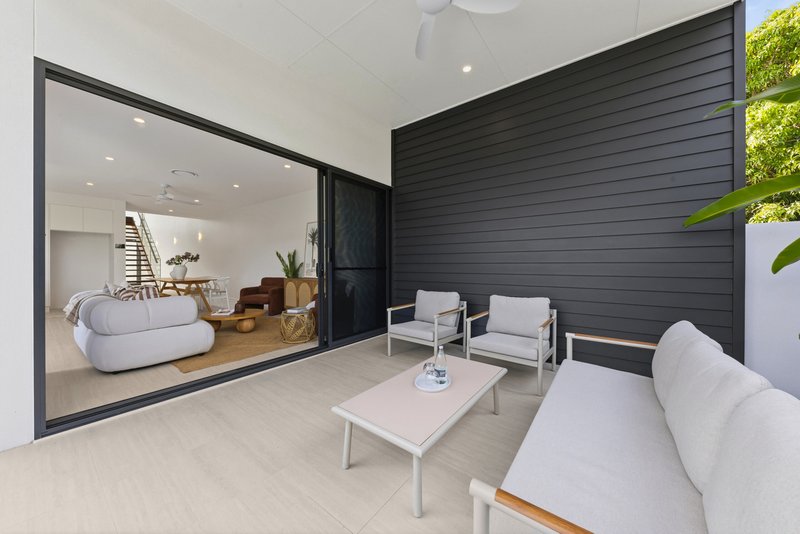Photo - 2/4 Water Street, Buderim QLD 4556 - Image 5