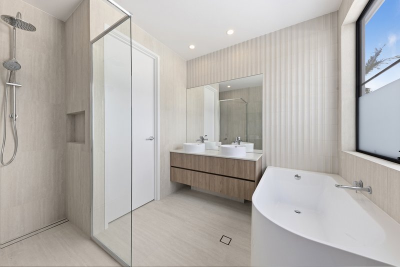 Photo - 2/4 Water Street, Buderim QLD 4556 - Image 11