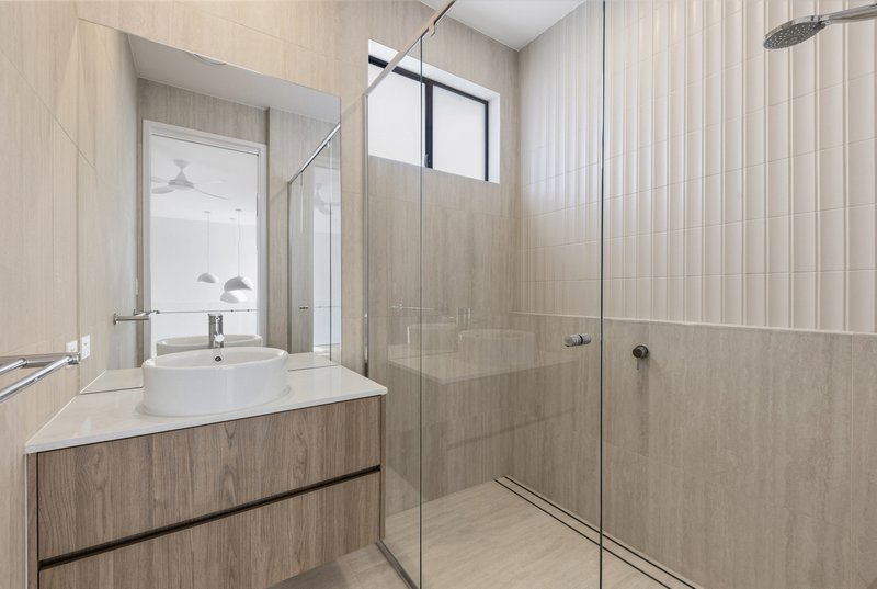 Photo - 2/4 Water Street, Buderim QLD 4556 - Image 12