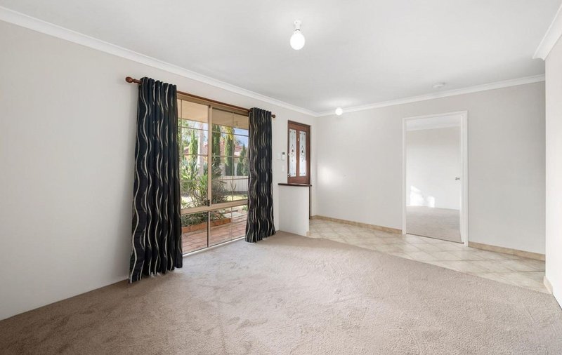 Photo - 24 Waxflower Bend, Huntingdale WA 6110 - Image 5