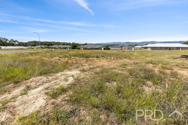 Photo - 24 Weeden Place, Tumut NSW 2720 - Image 5