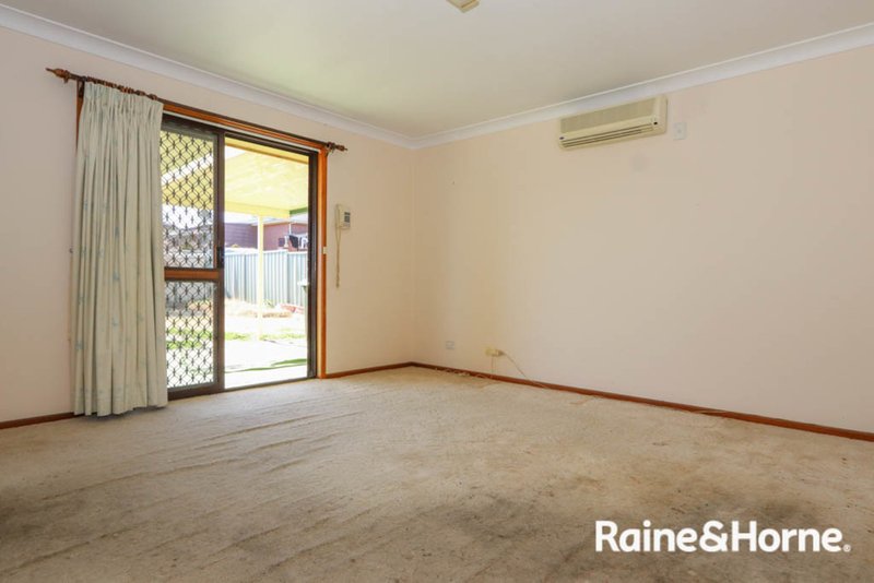 Photo - 24 Weeronga Way, Kelso NSW 2795 - Image 3