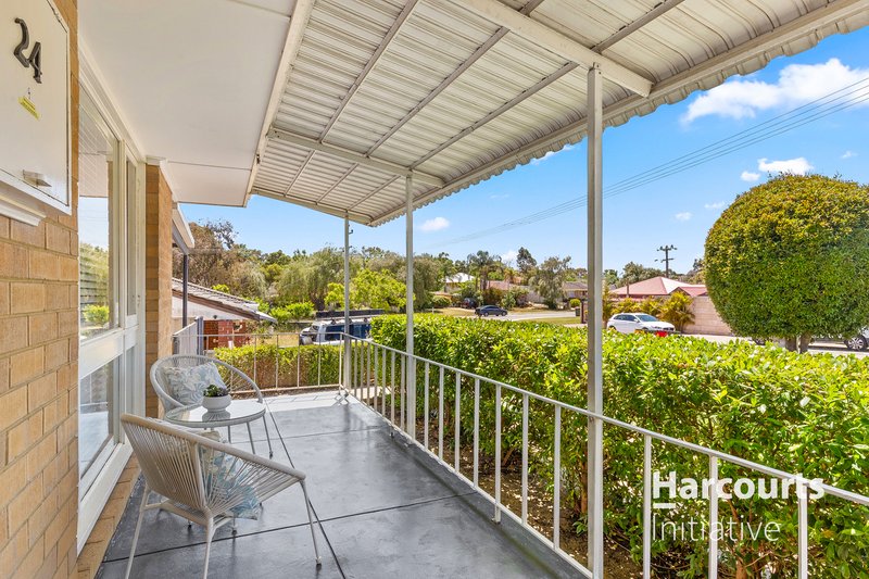 Photo - 24 Westbrook Way, Girrawheen WA 6064 - Image 3