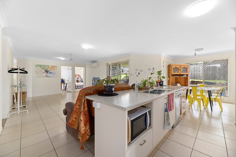 Photo - 24 Weymouth Street, Bundamba QLD 4304 - Image 3