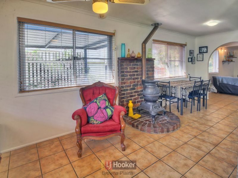 Photo - 24 Whitcomb Street, Hillcrest QLD 4118 - Image 9