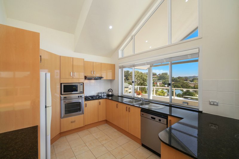 Photo - 2/4 Whiting Avenue, Terrigal NSW 2260 - Image 4