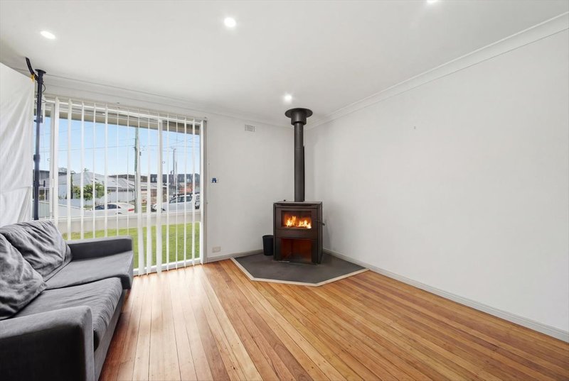 Photo - 24 Wilkes Avenue, Moorebank NSW 2170 - Image 4