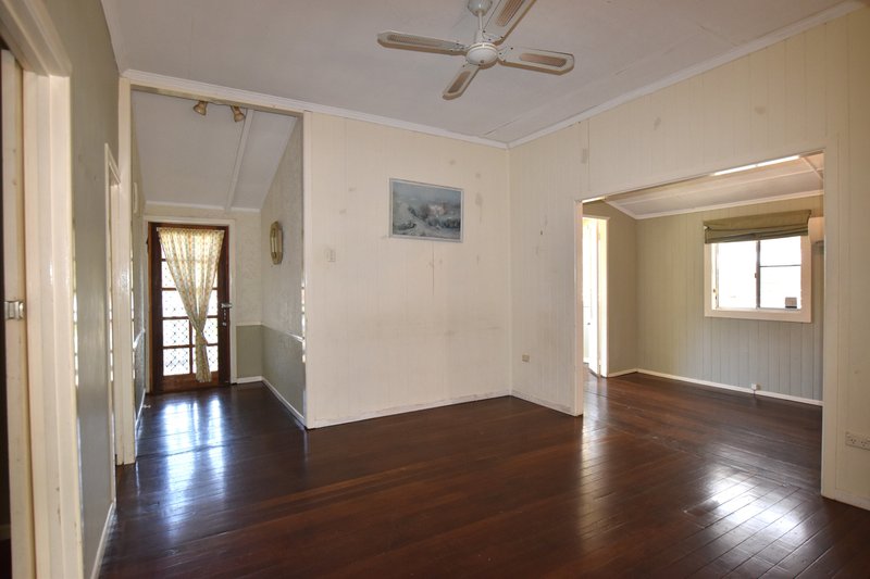 Photo - 24 Williamson Street, West Gladstone QLD 4680 - Image 4