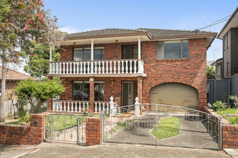 Photo - 24 Willunga Avenue, Earlwood NSW 2206 - Image 2