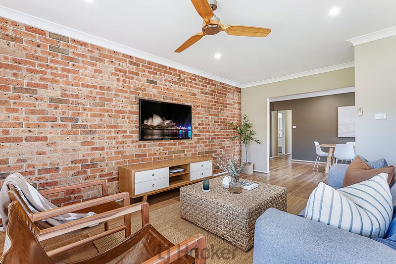 Photo - 2/4 Windsor Close, Valentine NSW 2280 - Image 6