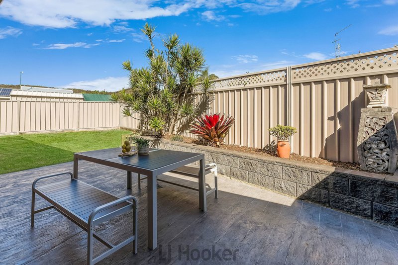 Photo - 2/4 Windsor Close, Valentine NSW 2280 - Image 10