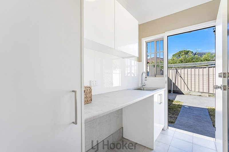 Photo - 2/4 Windsor Close, Valentine NSW 2280 - Image 18