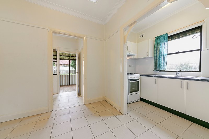 Photo - 24 Windsor Road, Merrylands NSW 2160 - Image 2