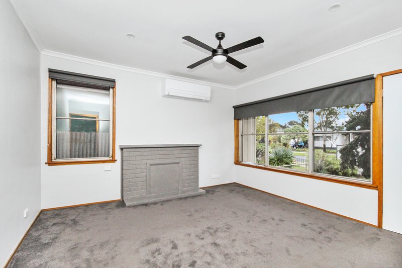 Photo - 24 Winifred Street, Horsham VIC 3400 - Image 2