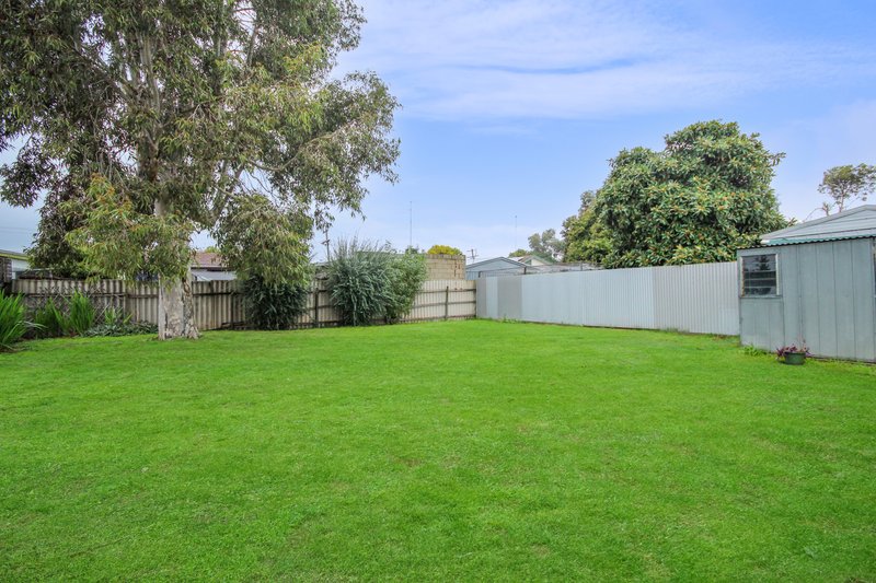 Photo - 24 Winifred Street, Horsham VIC 3400 - Image 9