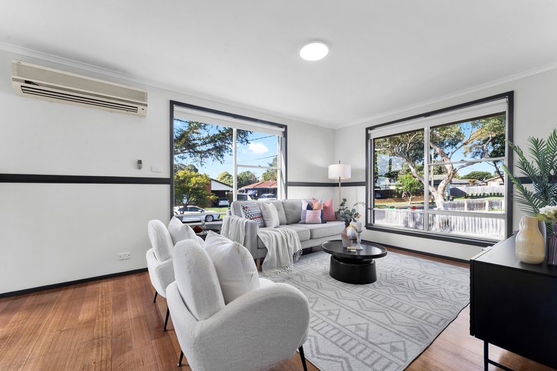 Photo - 24 Wirilda Crescent, Frankston North VIC 3200 - Image 4