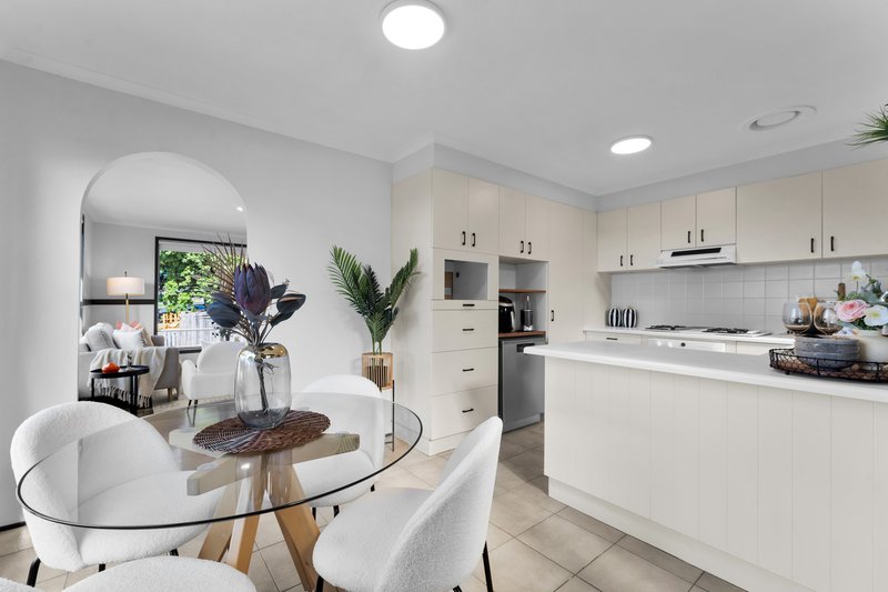 Photo - 24 Wirilda Crescent, Frankston North VIC 3200 - Image 6