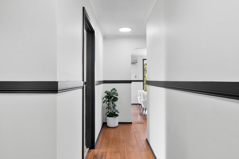 Photo - 24 Wirilda Crescent, Frankston North VIC 3200 - Image 9