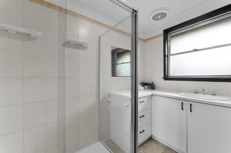 Photo - 24 Wirilda Crescent, Frankston North VIC 3200 - Image 11