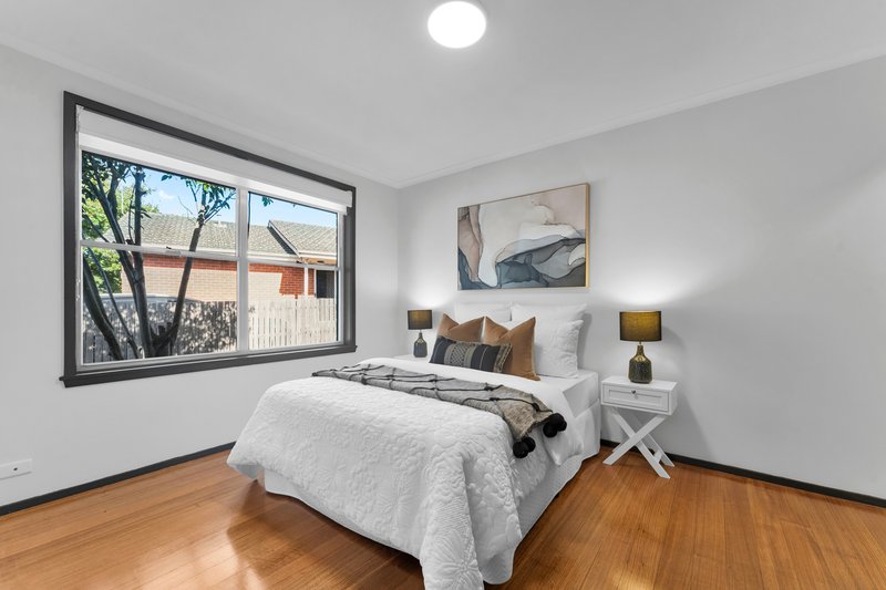 Photo - 24 Wirilda Crescent, Frankston North VIC 3200 - Image 13