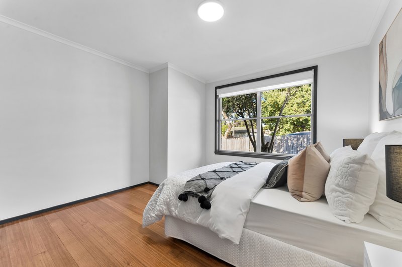 Photo - 24 Wirilda Crescent, Frankston North VIC 3200 - Image 14