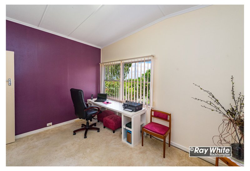 Photo - 24 Wiseman Street, The Range QLD 4700 - Image 7