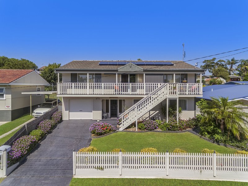 Photo - 24 Woodlawn Drive, Budgewoi NSW 2262 - Image 2