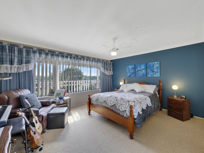 Photo - 24 Woodlawn Drive, Budgewoi NSW 2262 - Image 8