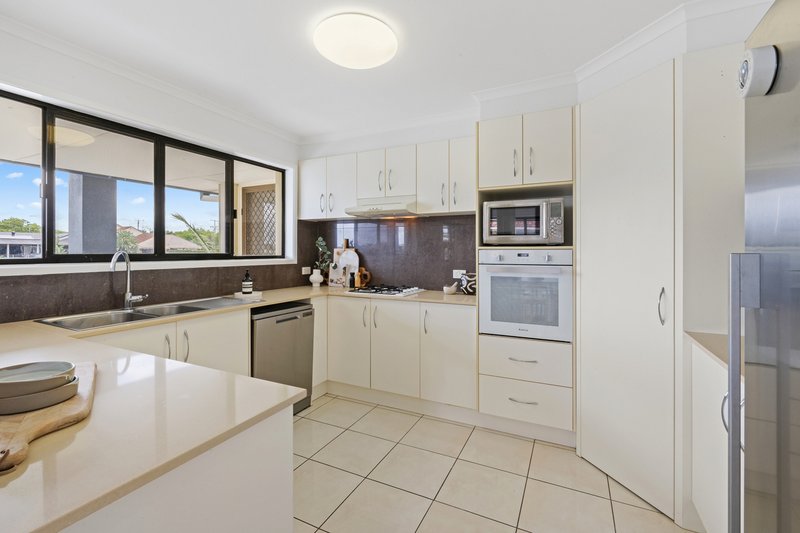 Photo - 24 Wyuna Street, Broadbeach Waters QLD 4218 - Image 13