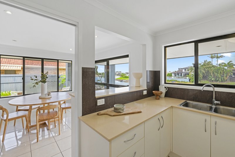 Photo - 24 Wyuna Street, Broadbeach Waters QLD 4218 - Image 14