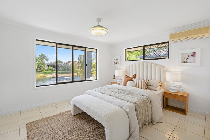 Photo - 24 Wyuna Street, Broadbeach Waters QLD 4218 - Image 17