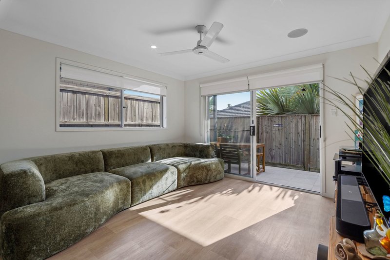 Photo - 24 Yellowstone Circuit, Yarrabilba QLD 4207 - Image 5