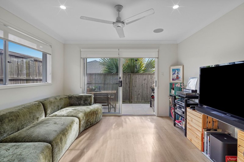 Photo - 24 Yellowstone Circuit, Yarrabilba QLD 4207 - Image 6